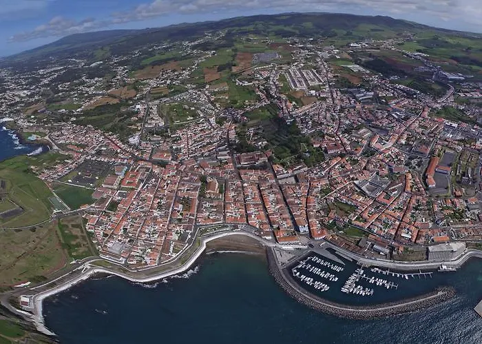 Isaias בית הארחה